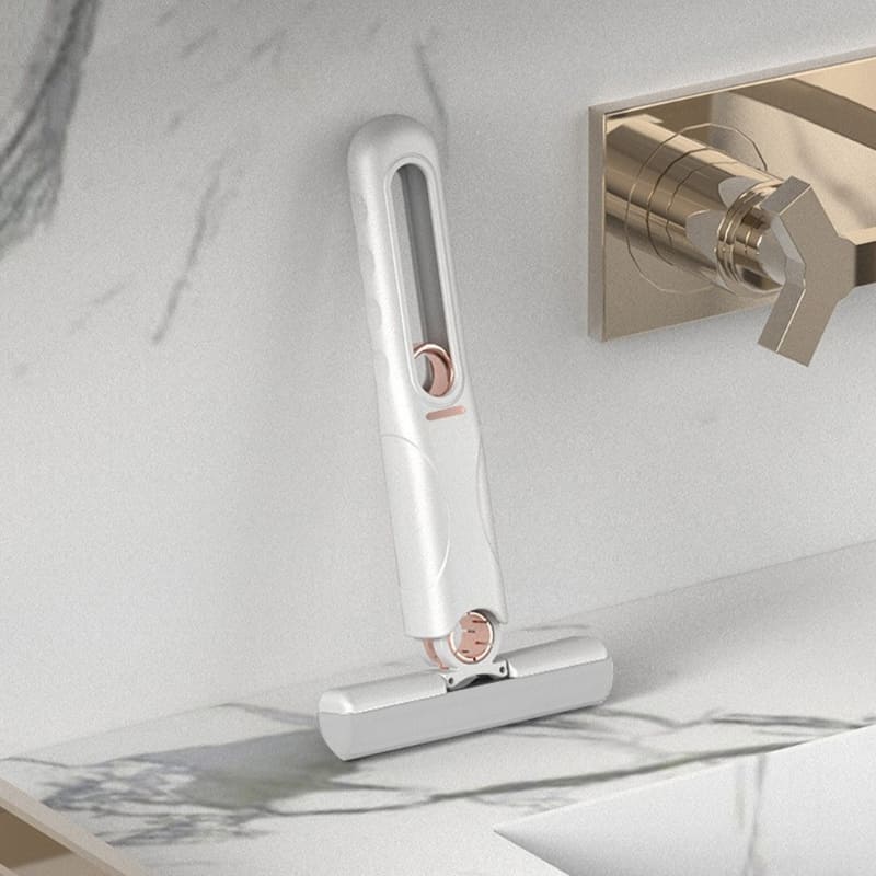 Rodo de Pia Esfregão Mini Mop Brasicanas com esponja de alta absorção e cabeça retrátil, ideal para limpeza eficiente.