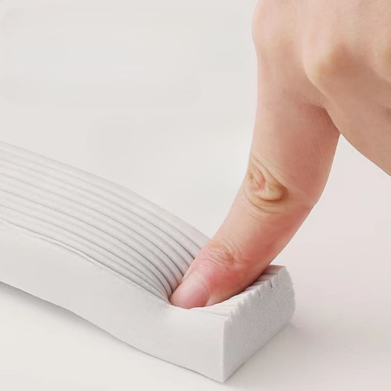 Rodo de Pia Esfregão Mini Mop Brasicanas com esponja de alta absorção e cabeça retrátil, ideal para limpeza eficiente.