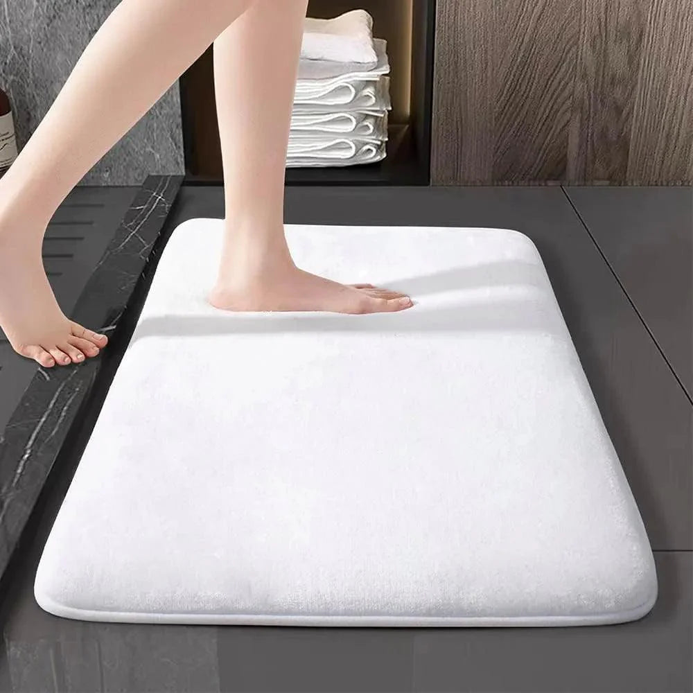Tapete Soft branco antiderrapante com acabamento premium